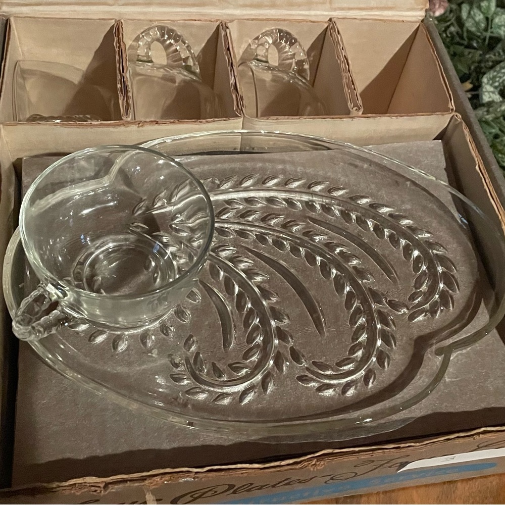 Clear Federal Glass Snack Set with Four Cups and Four Plates (Pick Up Only)